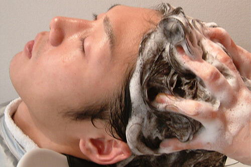 男性のヘッドスパ写真